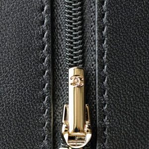 Replica CHANEL 24s Pearl Handle Black 9 Replica CHANEL 24s Pearl Handle Black - high-accuracy replica luxury purse