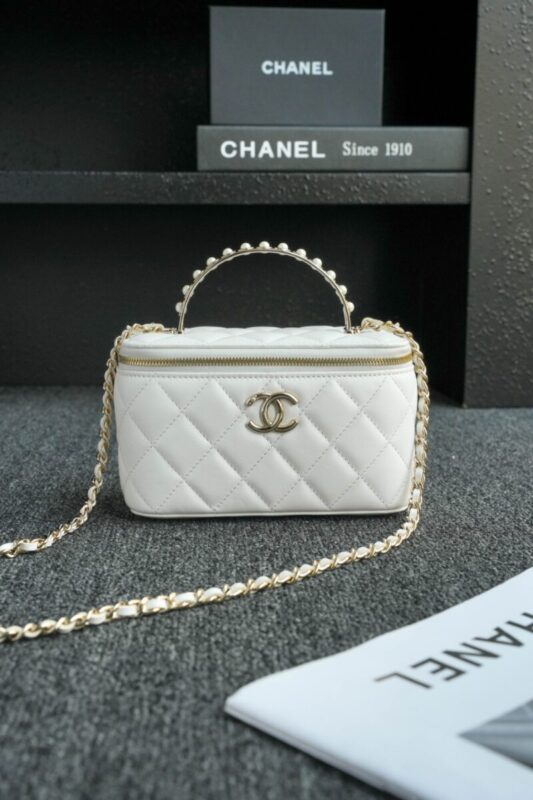 Replica CHANEL 24s Pearl Handle Box White 1 Replica CHANEL 24s Pearl Handle Box White - ultra-realistic fake designer tote