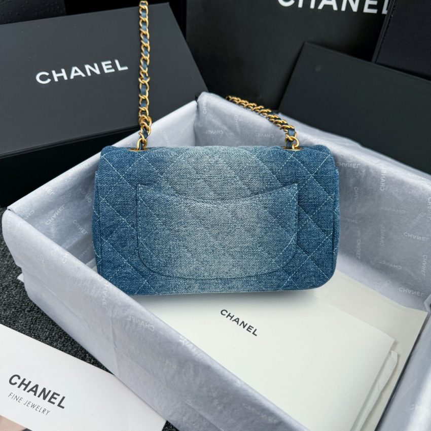 Replica CHANEL Classic Flap 20cm Denim 3 Replica CHANEL Classic Flap 20cm Denim - near-authentic luxury replica handbag