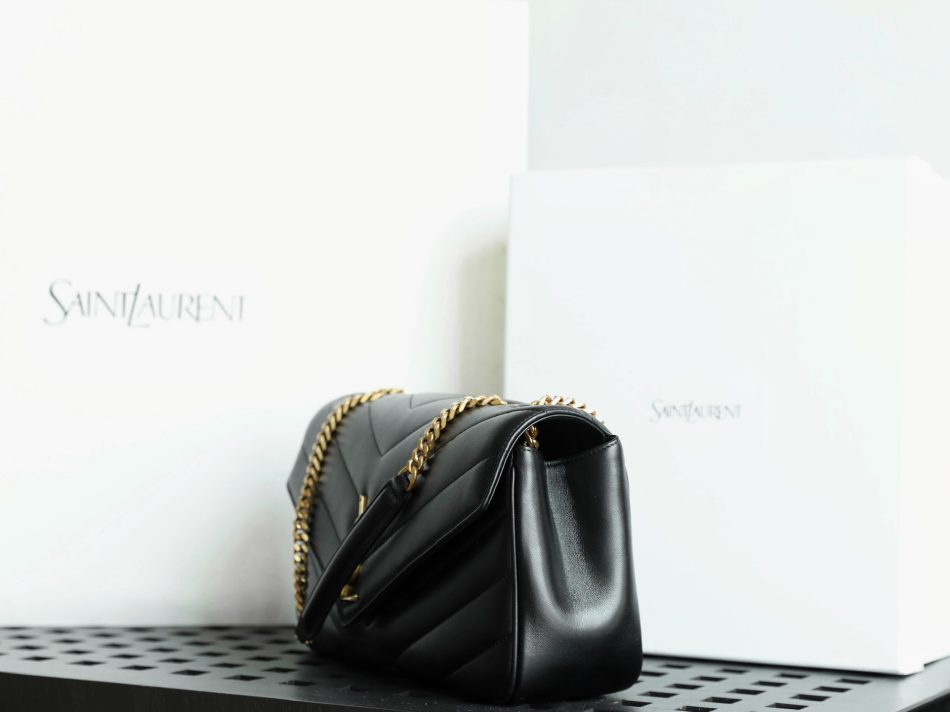 ysl-loulou-envelope-black-8